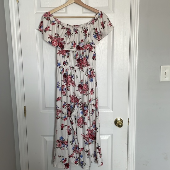 No Comment NY.LA ruffle shoulder cropped wide leg jumpsuit - Picture 7 of 7